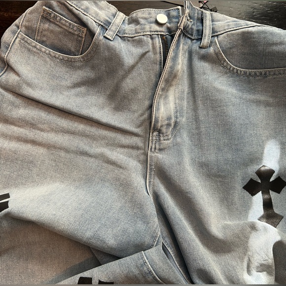 NWOT Wide leg crucifix jeans - Picture 2 of 4